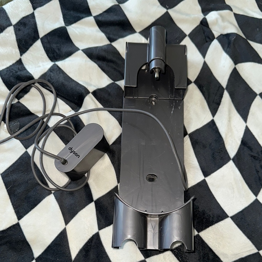 Dyson Class 2 Battery Charger 205720-02 Wall Mount V6 V7 V8 Animal Vacuum
